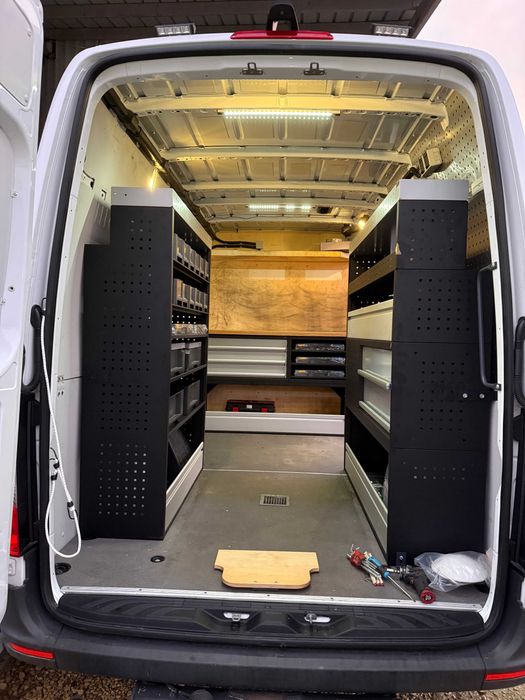 сервизно оборудване за бус