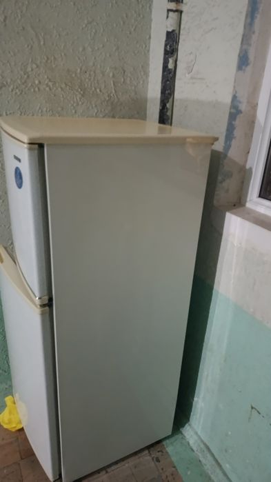 холодильник б/у продаеться