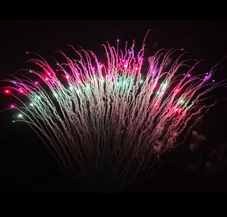 Artificii de ZI cu blink și Artificii de noapte spectaculoase.