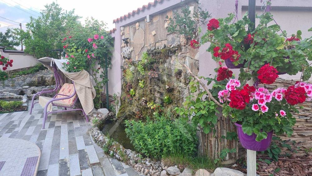 Имение с басейн, сауна и фитнес в Долнослав 78996