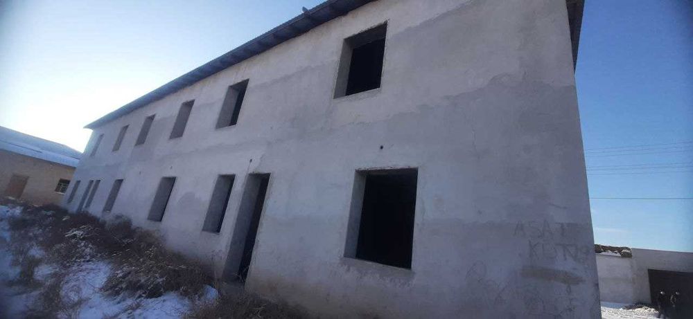 Urganch tumanida 2  QAVATLI UY SOTILADI