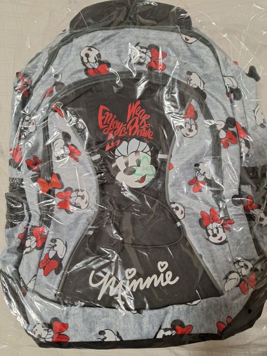 Vand ghiozdan nou fete,potrivit pt clasele 2-8