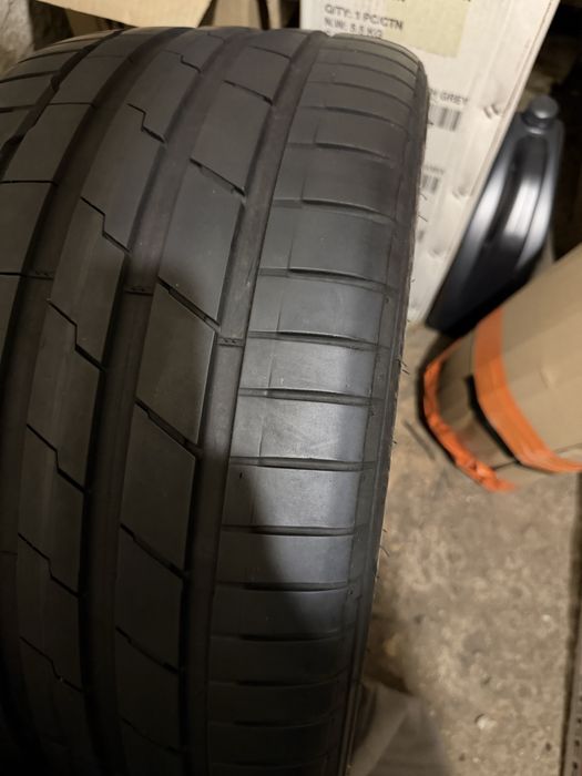 Лятна гума 275/35 R18 Hankook Ventus S1
