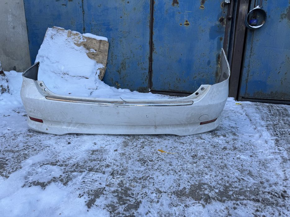 Toyota Estima бампер задний