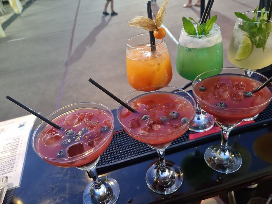 Cocktail bar / Bar mobil / Bar evenimente