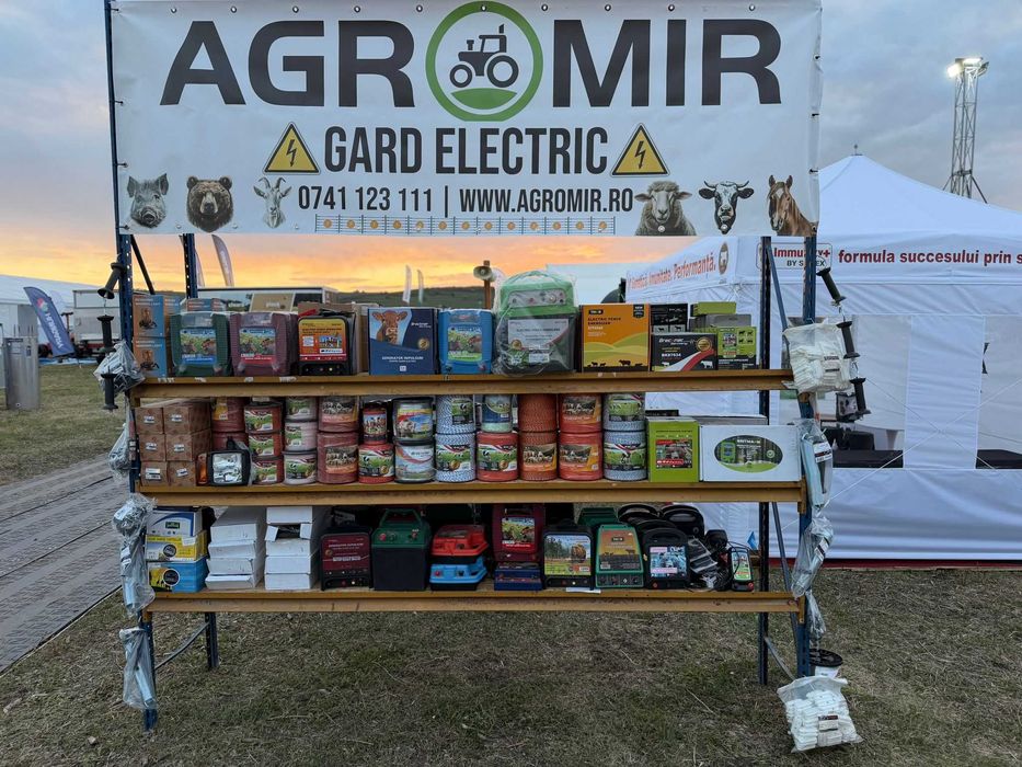 Gard electric animale salbatice sau domestice , aparate pe curent sau baterie cheie izolatori generator impulsuri pe panou solar fotovoltaic