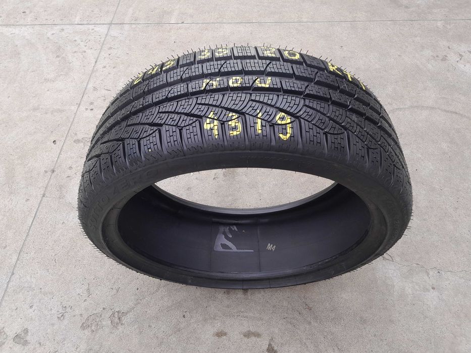 O anvelopa noua de iarna 245 35 20 pirelli sottozero 2 run flat