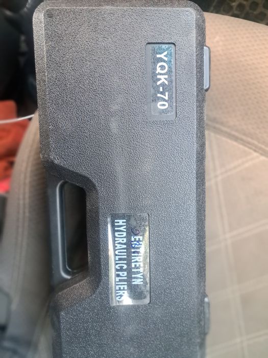 Пресс гидравлический для опресовки.