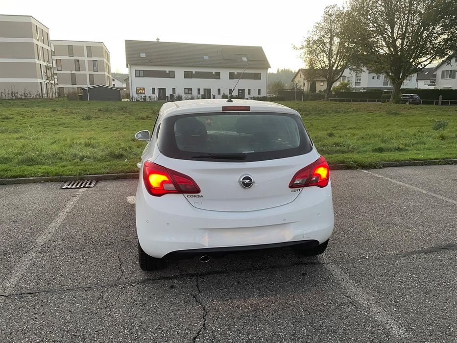 Vând Opel Corsa E