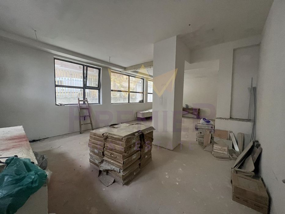 Дава се под наем Магазин в Варна, Лятно кино Тракия - 90 кв.м за 459 € - Снимка #3