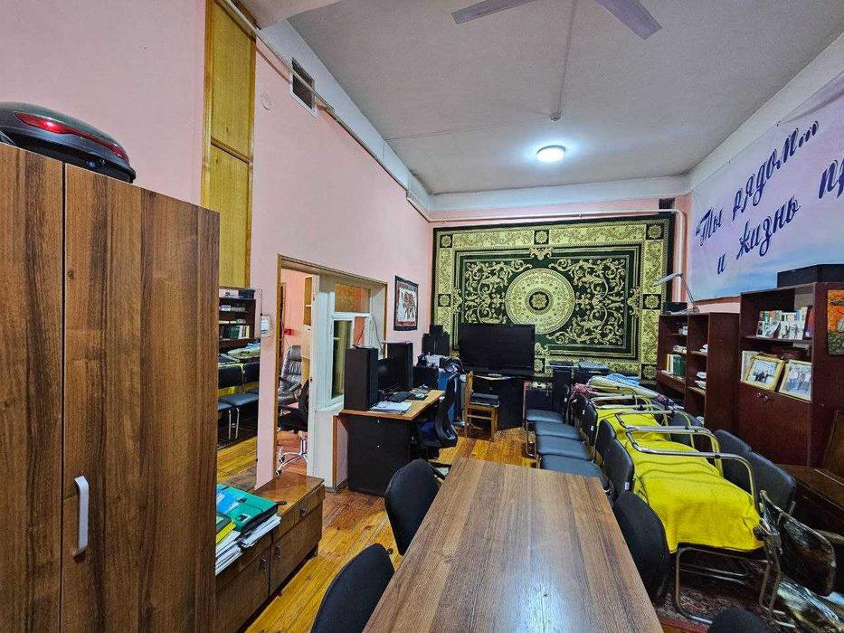 Продаются помещения пл.370 м2 в центре Ферганы, Сайилгох, 37, 1 этаж