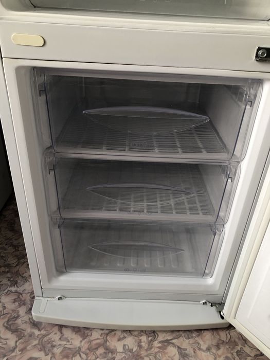 Продам холодильник LG