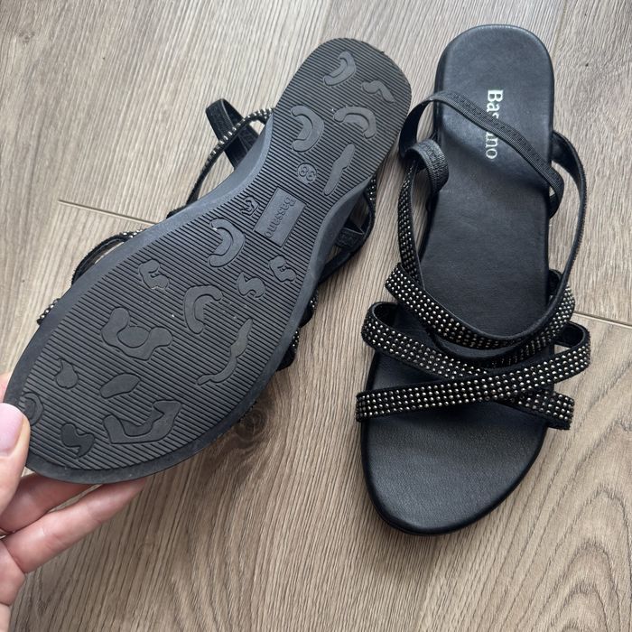 Дамски сандали по 7€