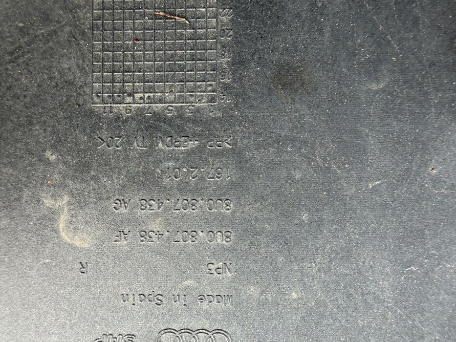 Броня /Десен Ъгъл от броня Audi Q3 S Line