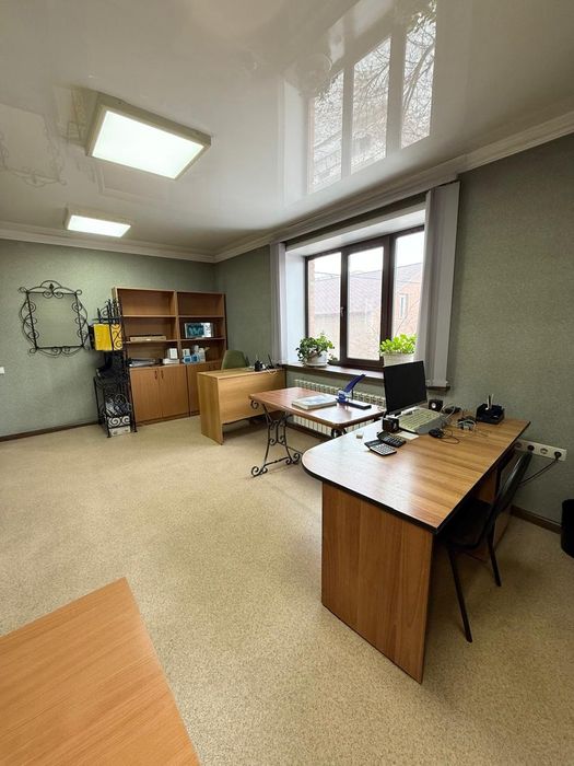 Отдельно стоящее здание р-н Пристани