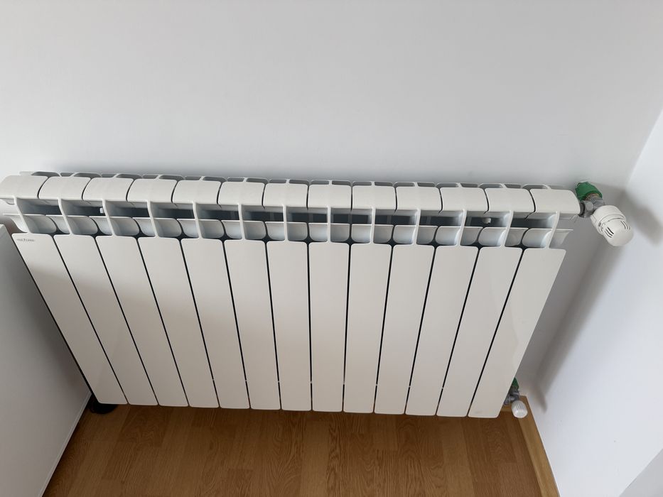 Vând apartament complet renovat și mobilat premium, etaj 3, direct proprietar