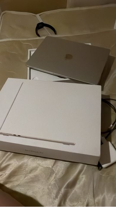 Macbook Air 15 M3 8/256
