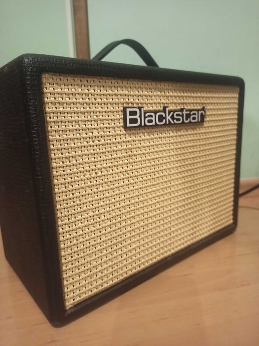 Усилвател Blackstar Debut 15E