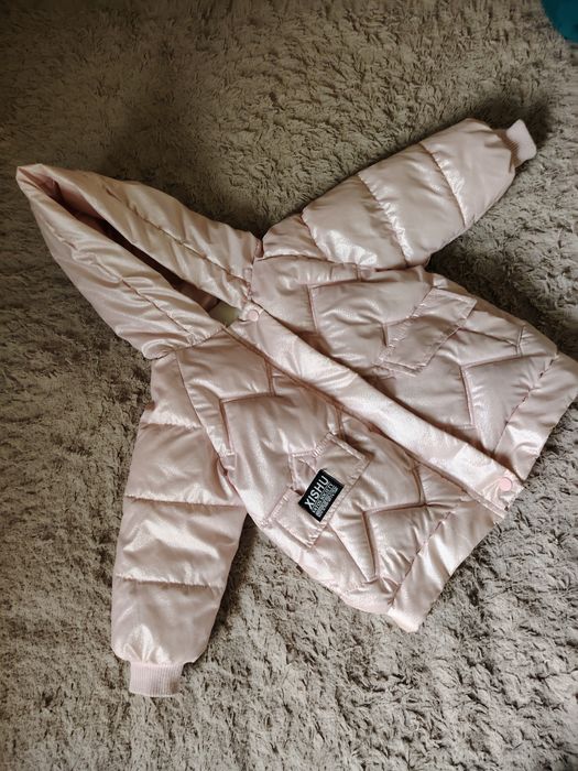 Куртка на девочку.