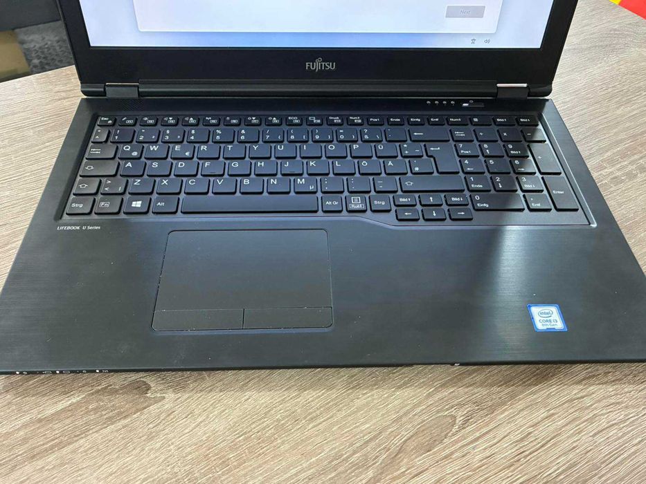Лаптоп Fujitsu lifebook U series