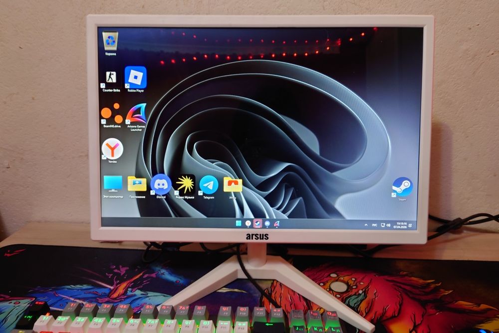 Монитор Arsus в отличном состоянии