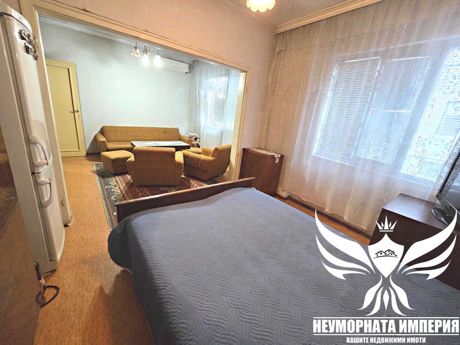 Продавам двуетажна къща РЗП 140кв. и 95кв.м. двор в гр.Асеновград