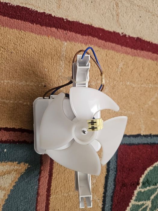 Запчасти на холодильник