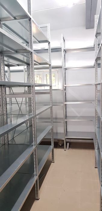 Rafturi metalice cu polițe