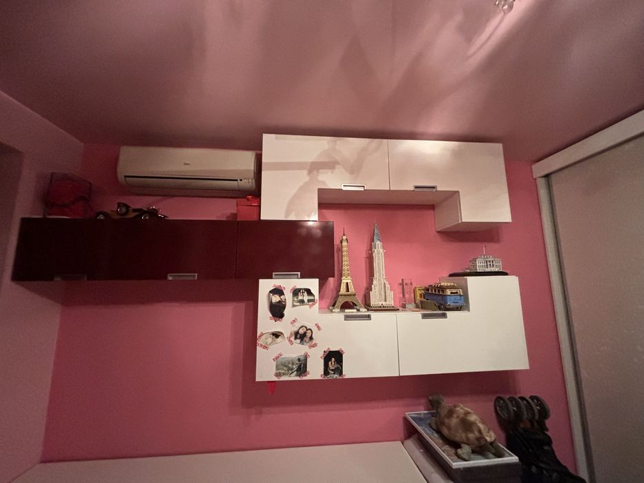 Голямо бюро и шкафове