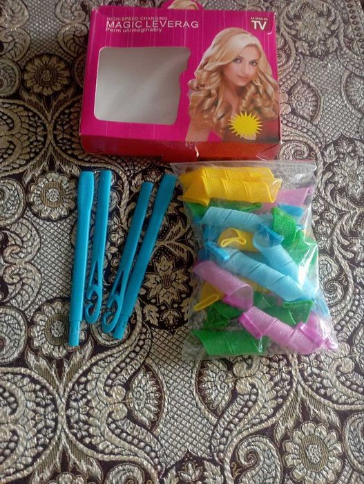 Продаются спиральные  бигуди с 2 крючками "Magic Leverag"