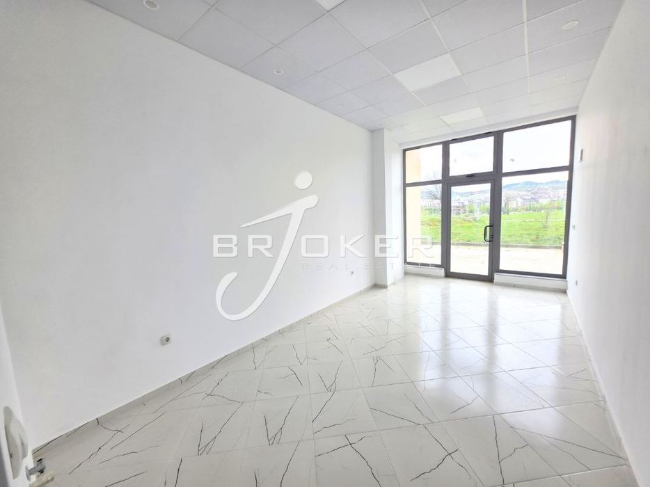 Офис под наем в Кърджали-Център