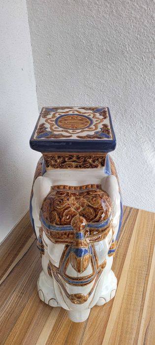 ГОЛЯМ порцеланов слон