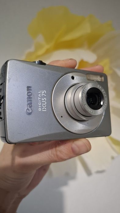 Компактен дигитален фотоапарат Canon Digital IXUS 75