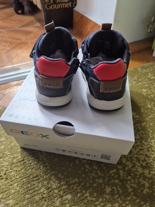 Adidasi Geox  21