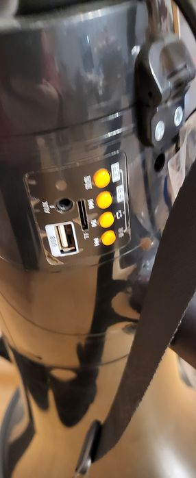 Громкоговоритель чёрный