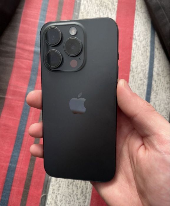 Продам iPhone 15 Pro. 256gb