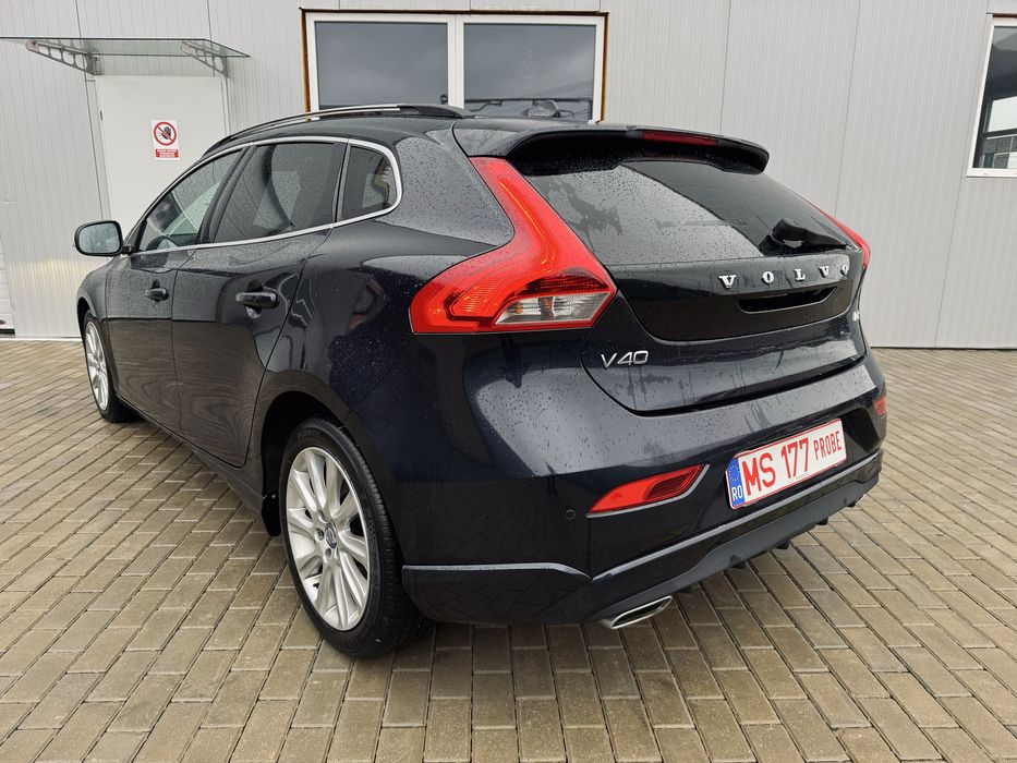 Volvo V40 2.0D *2015* *Euro6 *R-Design* *Panoramic* RAR Efectuat