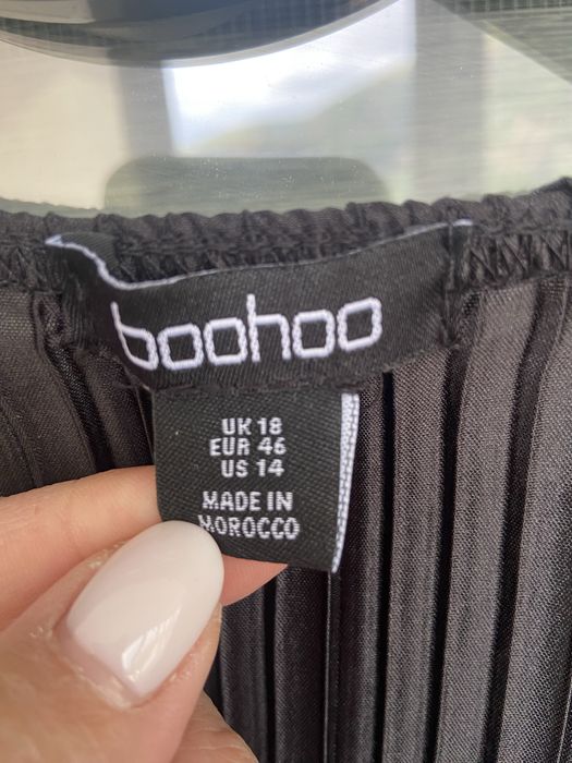 Страхотна рокля Boohoo, размер л/хл