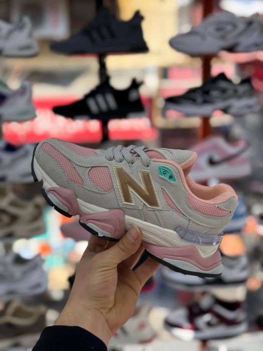 Adidasi dama new balance 9060