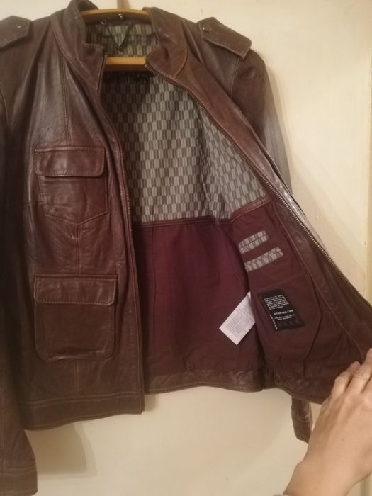 Продам женскую кожаную куртку Naf-Naf