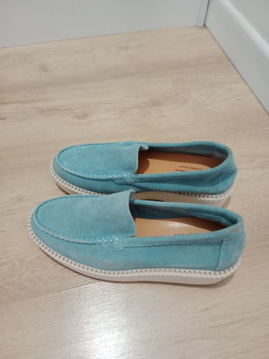 Лоферы голубого цвета