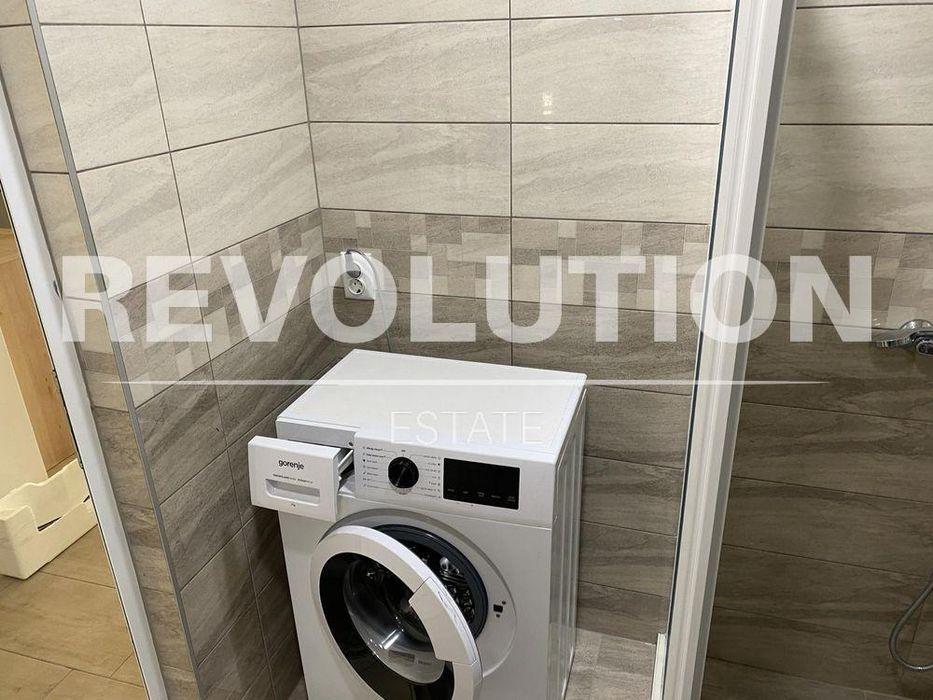 Дава се под наем Едностаен апартамент в Варна, Цветен квартал - 29 кв.м за 240 € - Снимка #4