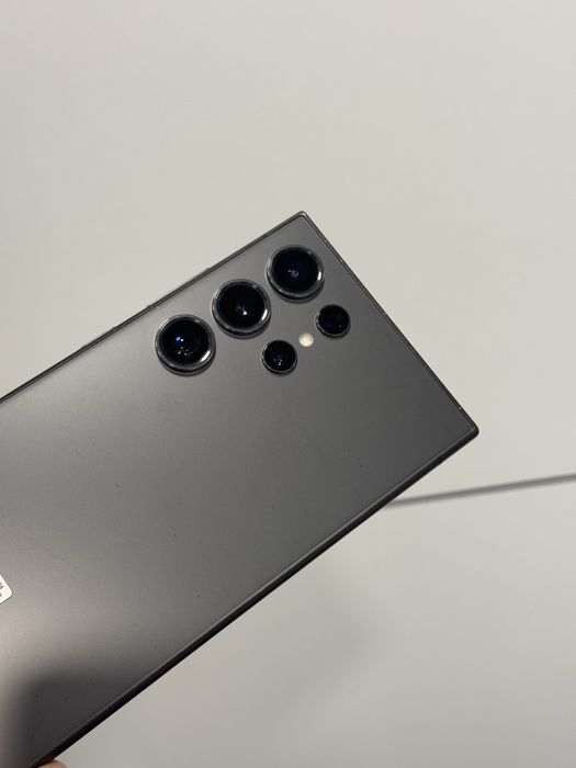 Продавам перфектен Samsung S24 ULTRA