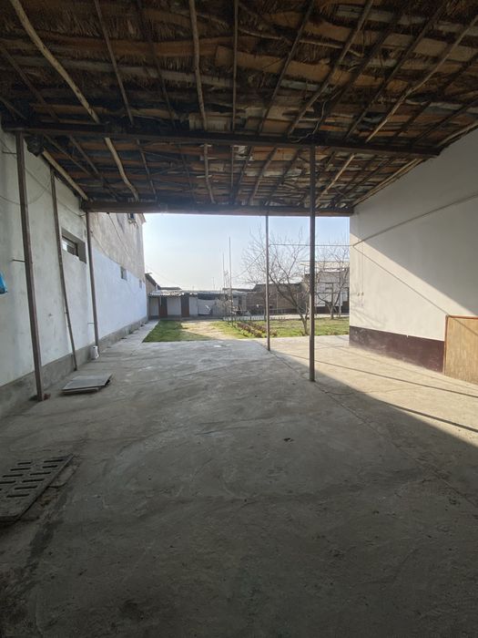 Yangiyo’l bozoriga 400 500 metrlik masofada Hovli sotiladi