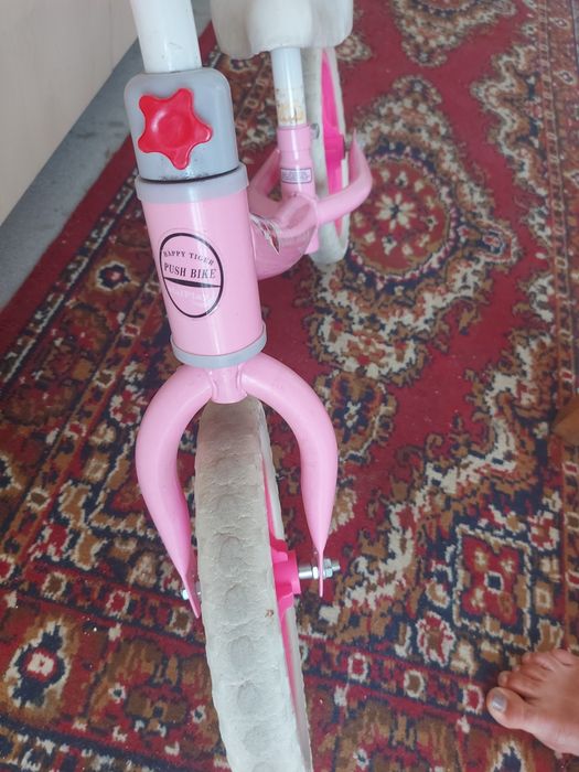 Bicicleta fără pedale 2-4 ani fete