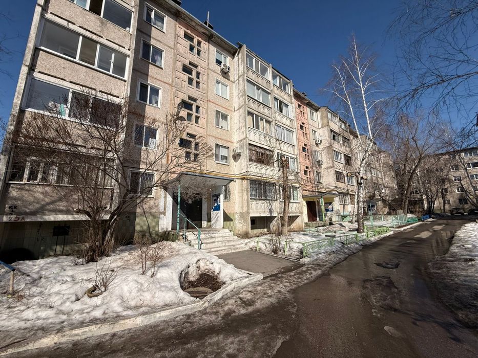 2х комнатная 9 мкрн, 1/5, 1983г, 49.6м2