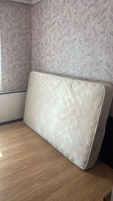 Срочно Матрасс хороший