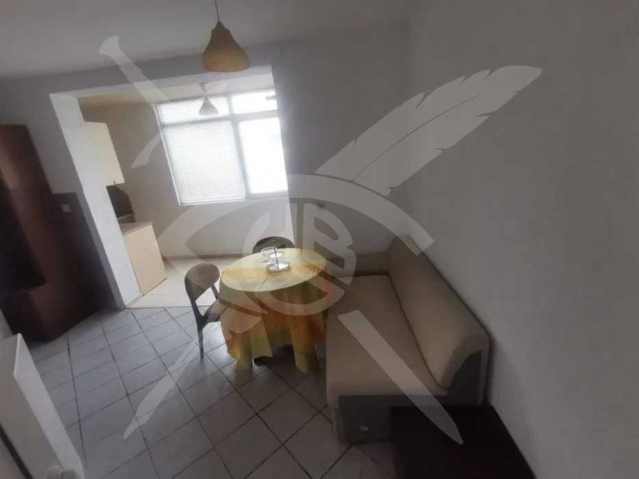 Дава се под наем Двустаен апартамент в Варна, Погреби - 50 кв.м за 275 € - Снимка #2