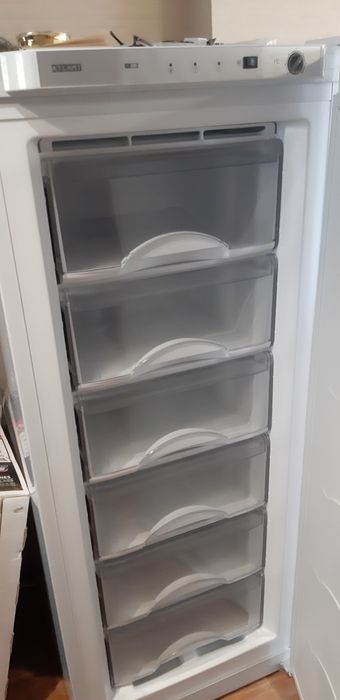 продам морозильник Атлант