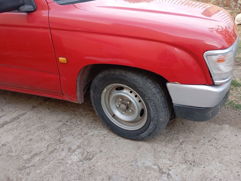 Тойота Хайлукс 2.4D